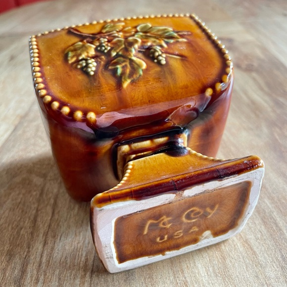 Lovely Vintage McCoy Planter - Picture 3 of 6